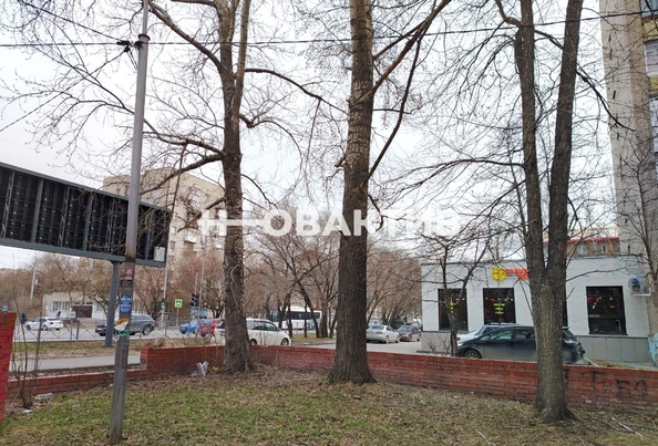 
   Продам помещение, 397 м², Объединения ул, 42

. Фото 3.