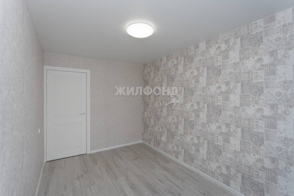 
   Продам 2-комнатную, 43.9 м², Бориса Богаткова ул, 165

. Фото 5.