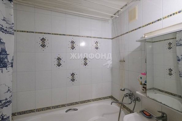 
   Продам 3-комнатную, 63.4 м², 2-й (4 мкр.) кв-л, 203

. Фото 13.