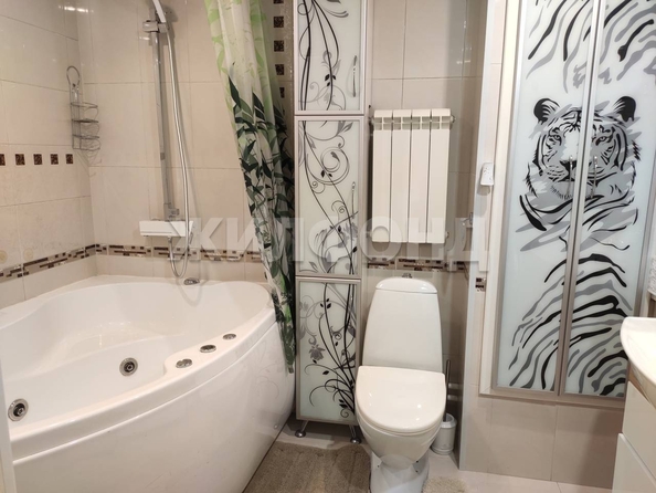 
   Продам дом, 210 м², Новосибирск

. Фото 8.