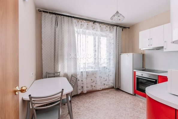 
   Продам 1-комнатную, 32.2 м², Петухова ул, 164

. Фото 2.