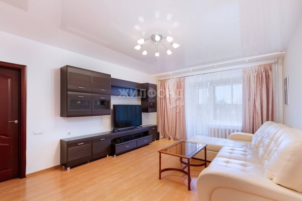 
   Продам 2-комнатную, 65.4 м², Аэропорт ул, 58/1

. Фото 1.