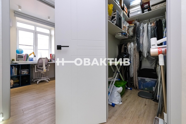 
   Продам 4-комнатную, 94.5 м², Охотская ул, 88/3

. Фото 25.