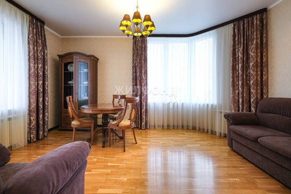 
   Продам 2-комнатную, 70.7 м², Семьи Шамшиных ул, 24/2

. Фото 3.