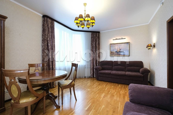 
   Продам 2-комнатную, 70.7 м², Семьи Шамшиных ул, 24/2

. Фото 4.
