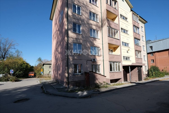 
   Продам 2-комнатную, 56.3 м², 2-я Ольховская ул, 3

. Фото 23.