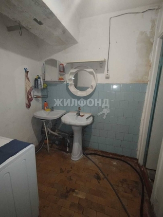 
   Продам секционку, 11.8 м², Лазарева ул, 31а

. Фото 7.