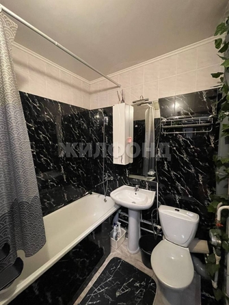 
   Продам 1-комнатную, 37.3 м², Гребенщикова ул, 11/1

. Фото 9.