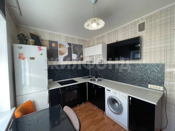 
   Продам 1-комнатную, 37.3 м², Гребенщикова ул, 11/1

. Фото 11.