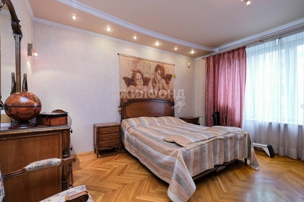 
   Продам 3-комнатную, 121.4 м², Державина ул, 11

. Фото 3.