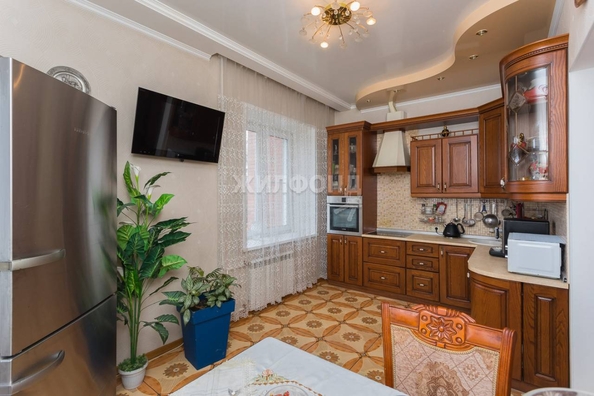 
   Продам 3-комнатную, 101 м², Вокзальная магистраль ул, 10

. Фото 5.