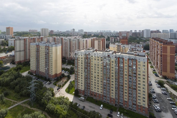 
   Продам 2-комнатную, 56 м², Есенина ул, 12/2

. Фото 19.