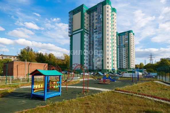 
   Продам 2-комнатную, 56 м², Есенина ул, 12/2

. Фото 23.