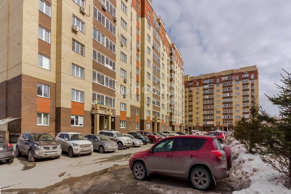 
   Продам 3-комнатную, 63.5 м², Лескова ул, 19

. Фото 19.