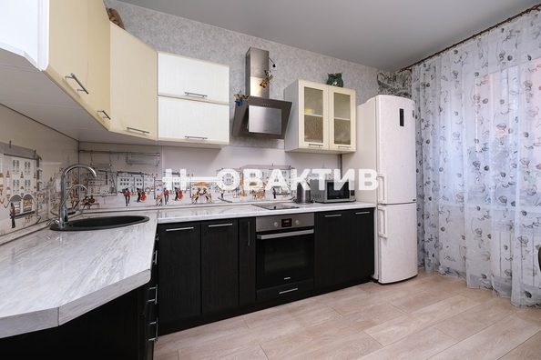 
   Продам 2-комнатную, 52 м², Мясниковой ул, 30

. Фото 2.