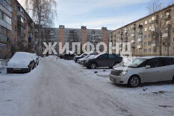 
   Продам 3-комнатную, 61 м², Ударная ул, 19

. Фото 2.