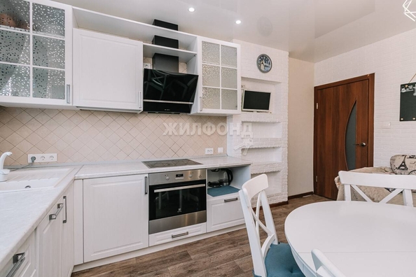 
   Продам 3-комнатную, 76.9 м², 2-й (4 мкр.) кв-л, 204/2

. Фото 5.