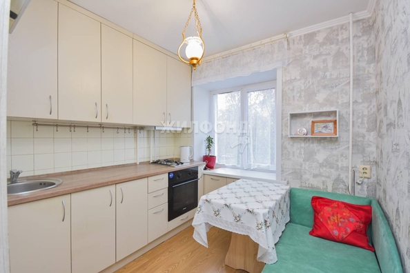 
   Продам 1-комнатную, 31.8 м², Блюхера ул, 52

. Фото 2.