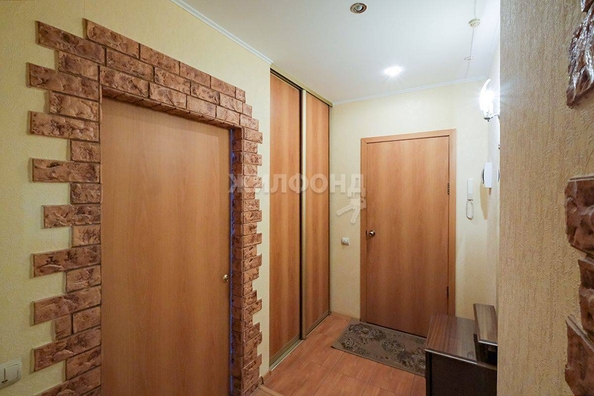 
   Продам 1-комнатную, 45.2 м², 2-й (4 мкр.) кв-л, 226

. Фото 8.