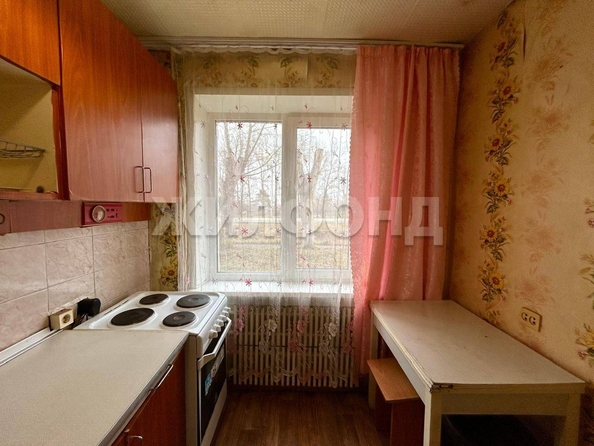 
   Продам 1-комнатную, 30.2 м², Есенина ул, 21

. Фото 1.