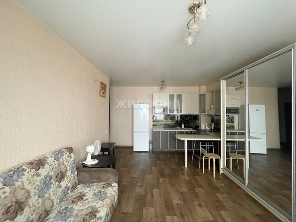 
   Продам студию, 32 м², Молодости ул, 17

. Фото 3.