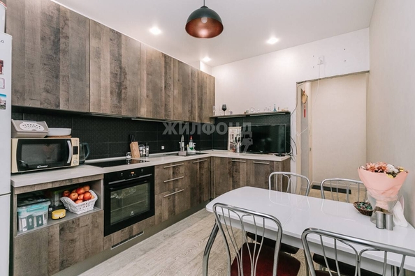 
   Продам 2-комнатную, 49.8 м², Виктора Уса ул, 1/2

. Фото 1.