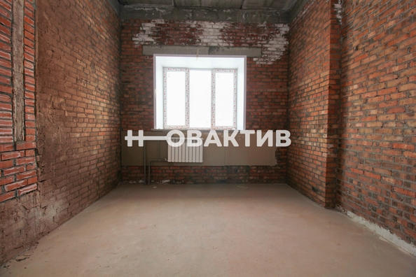 
   Продам 3-комнатную, 77.8 м², Молодежи б-р, 15

. Фото 15.