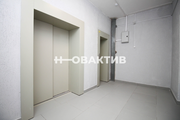 
   Продам 1-комнатную, 47.4 м², Молодежи б-р, 15

. Фото 18.