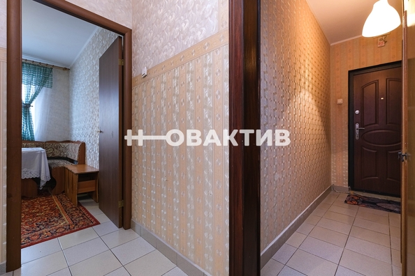 
   Продам 1-комнатную, 38 м², Ключ-Камышенское Плато ул, 20

. Фото 12.