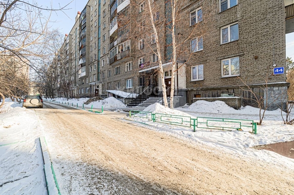 
   Продам 3-комнатную, 58.1 м², Челюскинцев ул, 44

. Фото 35.