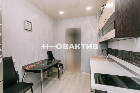 
   Продам 3-комнатную, 60.8 м², Бориса Богаткова ул, 188/1

. Фото 3.