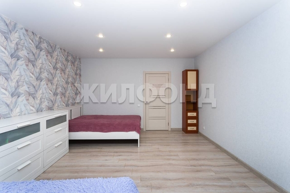 
   Продам 3-комнатную, 82.2 м², 2-й (4 мкр.) кв-л, 230

. Фото 11.