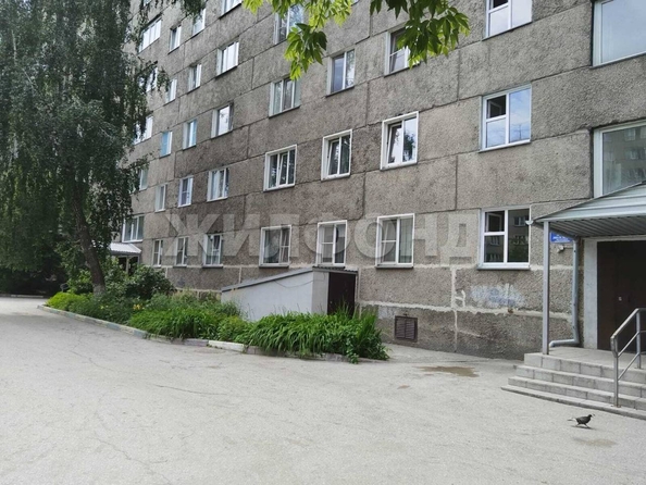 
   Продам 3-комнатную, 53.5 м², Шмидта ул, 12

. Фото 3.