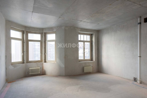 
   Продам 2-комнатную, 77.7 м², Щетинкина ул, 18

. Фото 2.