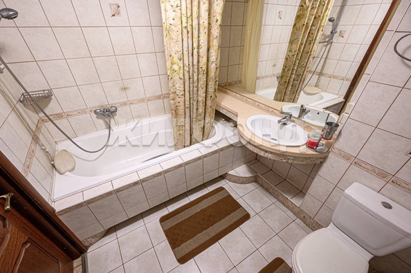 
   Продам 2-комнатную, 72.2 м², Ельцовская ул, 4

. Фото 21.