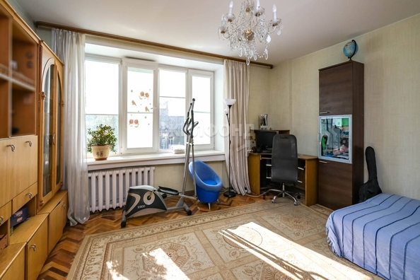 
   Продам 4-комнатную, 109.4 м², Гоголя ул, 6

. Фото 2.