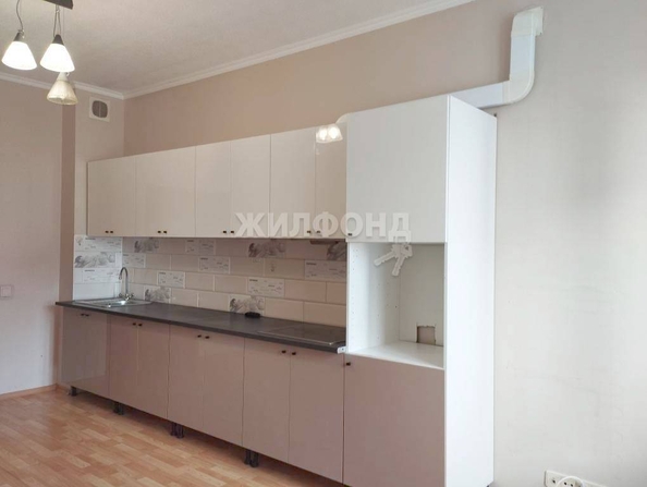 
   Продам 1-комнатную, 63.7 м², Семьи Шамшиных ул, 4

. Фото 2.