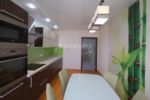 
   Продам 2-комнатную, 76 м², Татьяны Снежиной ул, 49

. Фото 3.