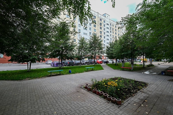 
   Продам 2-комнатную, 76 м², Татьяны Снежиной ул, 49

. Фото 18.