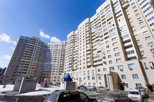 
   Продам 2-комнатную, 57.6 м², Дуси Ковальчук ул, 250

. Фото 25.