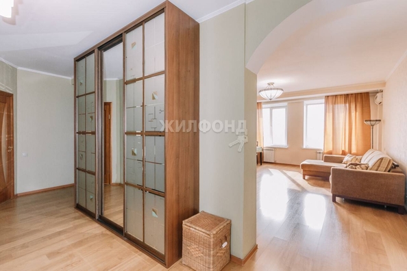 
   Продам 2-комнатную, 90.5 м², Зыряновская ул, 55

. Фото 12.