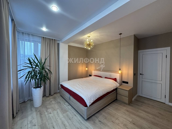 
   Продам 3-комнатную, 83.4 м², Героев Революции ул, 25

. Фото 8.