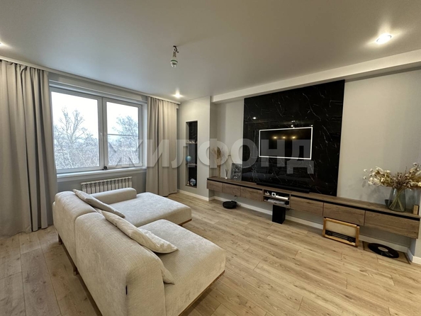 
   Продам 3-комнатную, 83.4 м², Героев Революции ул, 25

. Фото 4.