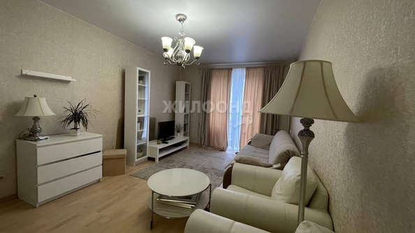 
   Продам 2-комнатную, 64.1 м², Лескова ул, 19

. Фото 1.