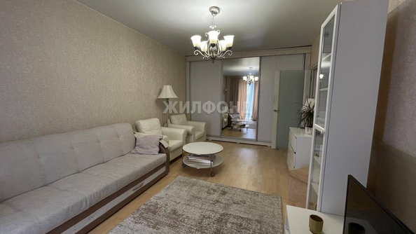 
   Продам 2-комнатную, 64.1 м², Лескова ул, 19

. Фото 3.