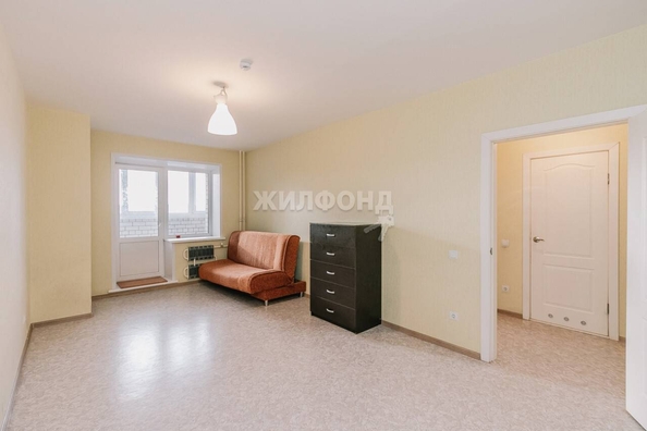 
   Продам 2-комнатную, 48.8 м², 2-й (4 мкр.) кв-л, 230

. Фото 1.