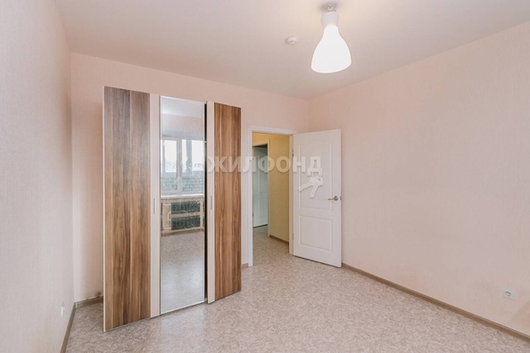 
   Продам 2-комнатную, 48.8 м², 2-й (4 мкр.) кв-л, 230

. Фото 5.