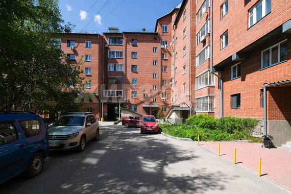 
   Продам 2-комнатную, 61 м², Обогатительная ул, 4

. Фото 10.