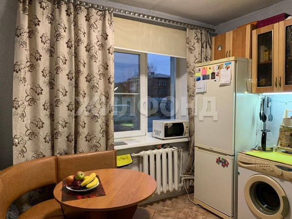 
   Продам 3-комнатную, 59.5 м², Жилмассив ул, 5

. Фото 2.
