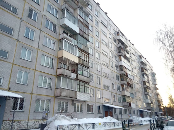 
   Продам 3-комнатную, 57.3 м², Петухова ул, 122

. Фото 2.